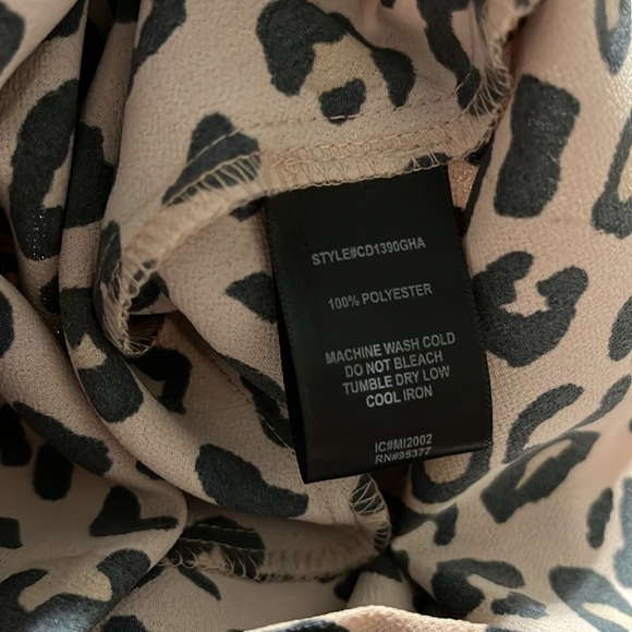 Sanctuary leopard print smocked long sleeve dress. Size 6 NWT. - Picture 8 of 8